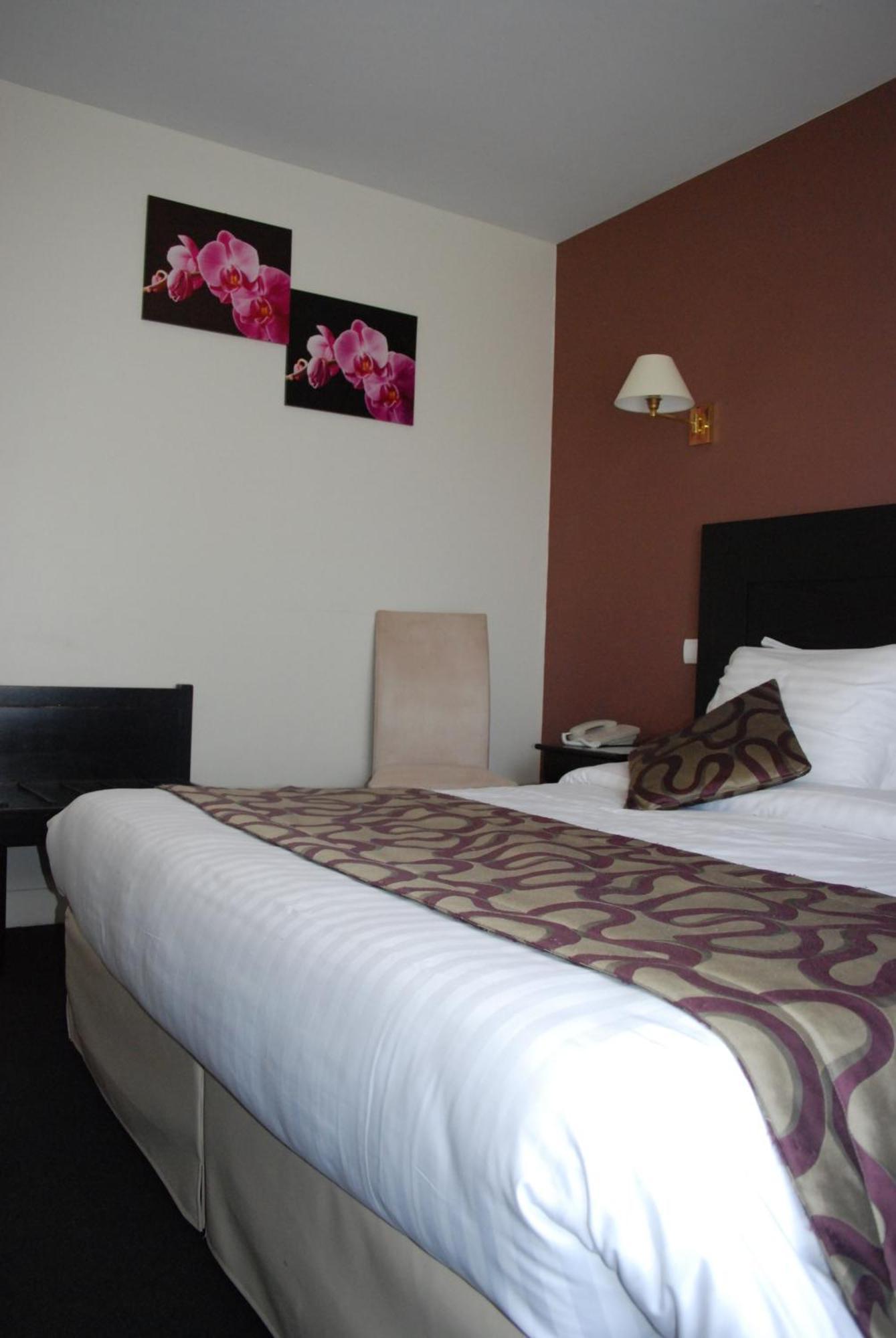 Hotel Ariane & Spa Понторсон Экстерьер фото